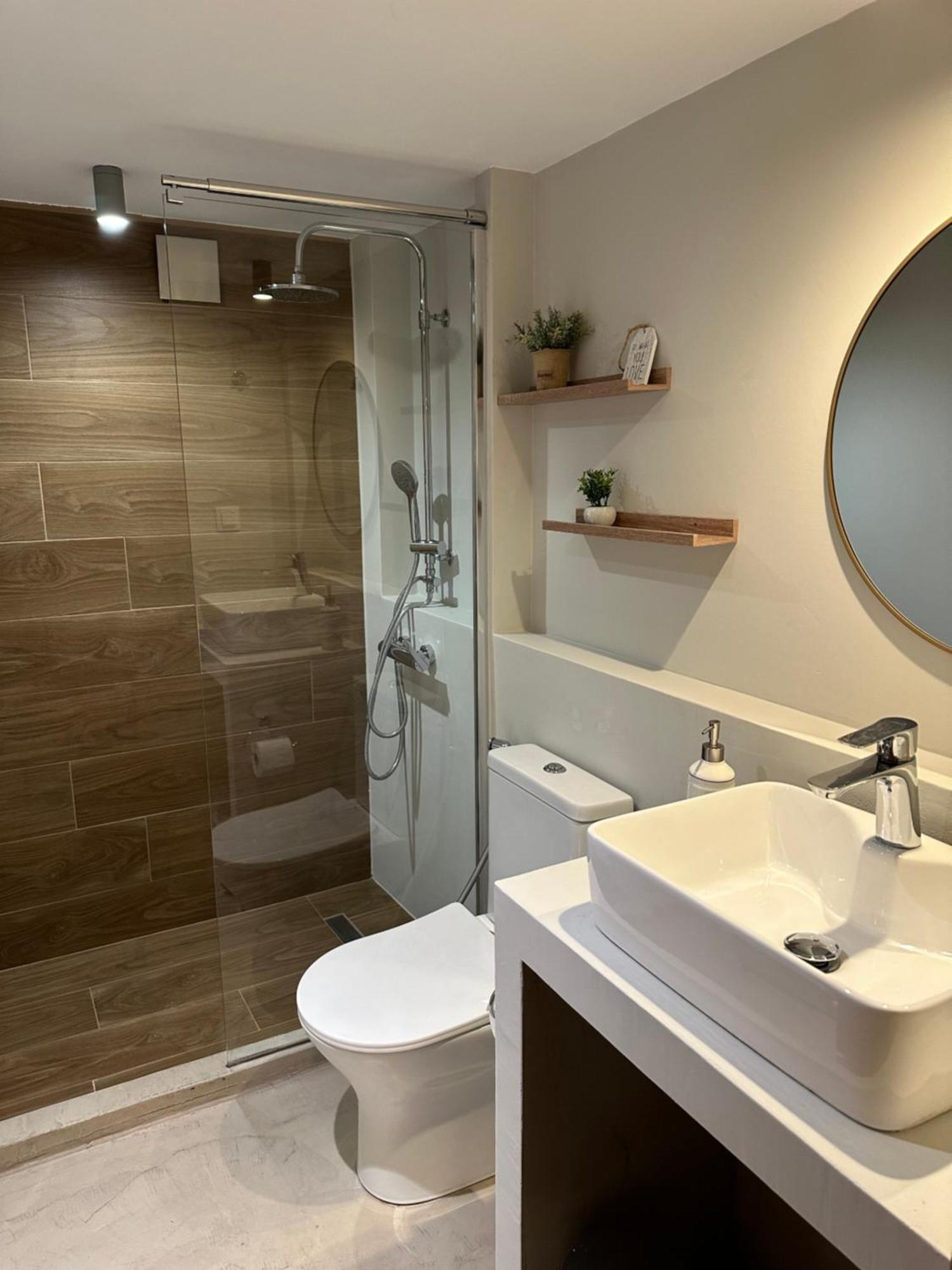 Aristotelous Square N.4 *