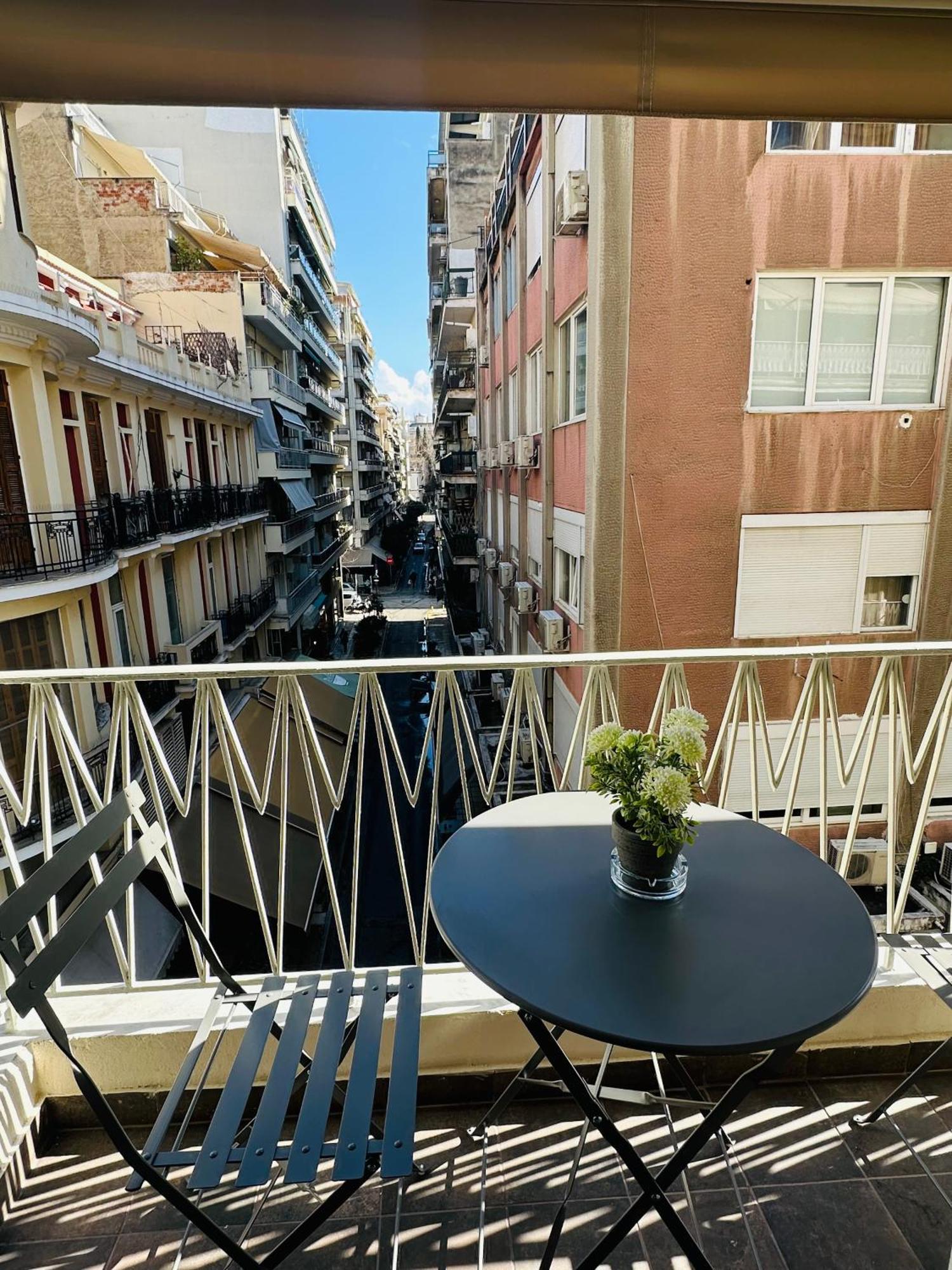 Aristotelous Square N.4 *